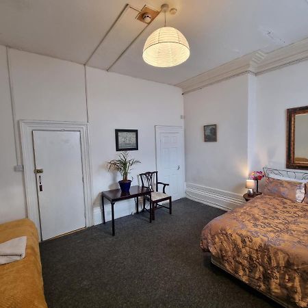 Large Flat Next To Port, Cliffs, Beach With Parking Douvres Extérieur photo