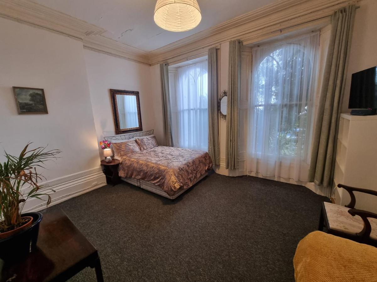 Large Flat Next To Port, Cliffs, Beach With Parking Douvres Extérieur photo