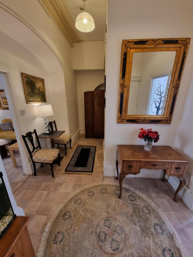Large Flat Next To Port, Cliffs, Beach With Parking Douvres Extérieur photo